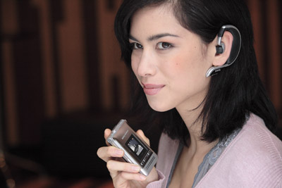 EF81_calling_headset_2_72dpi.jpg